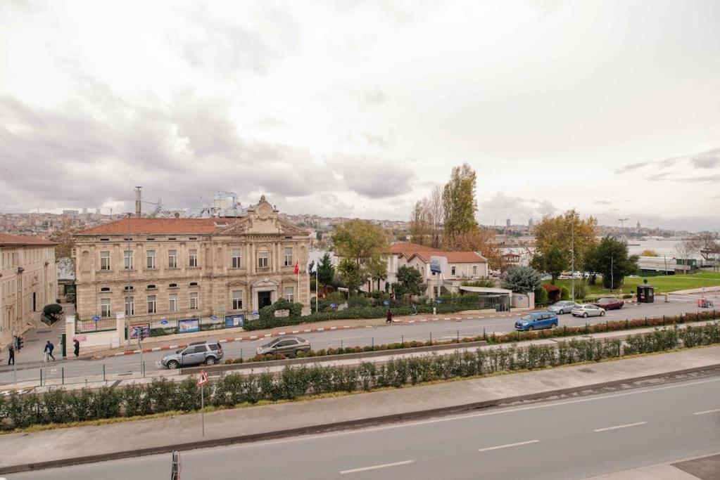 Waterfront Apartment By The Tram - Terrace With Dome & Golden Horn View In Fatih 伊斯坦布尔 外观 照片