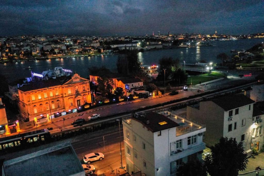 Waterfront Apartment By The Tram - Terrace With Dome & Golden Horn View In Fatih 伊斯坦布尔 外观 照片
