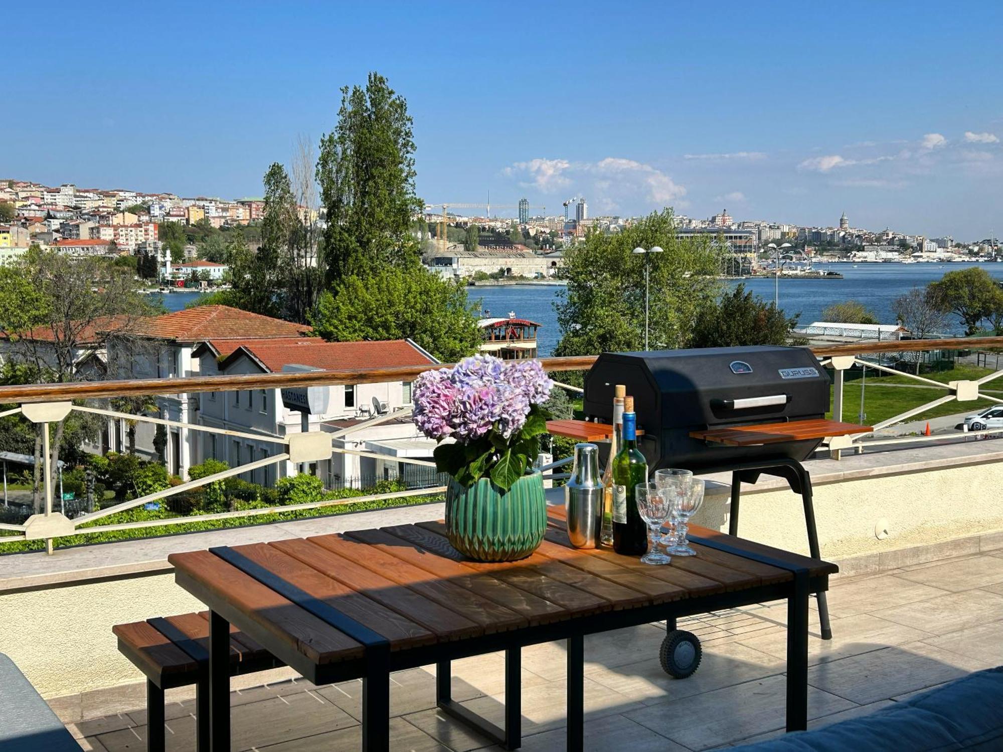 Waterfront Apartment By The Tram - Terrace With Dome & Golden Horn View In Fatih 伊斯坦布尔 外观 照片